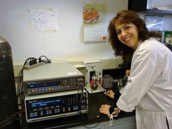 Azadeh Namvar working on PhD research in lab developing mycotoxin sensor